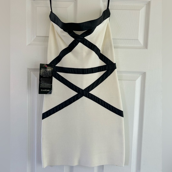 NWT Bebe Monochrome Backless Dress - Picture 1 of 3